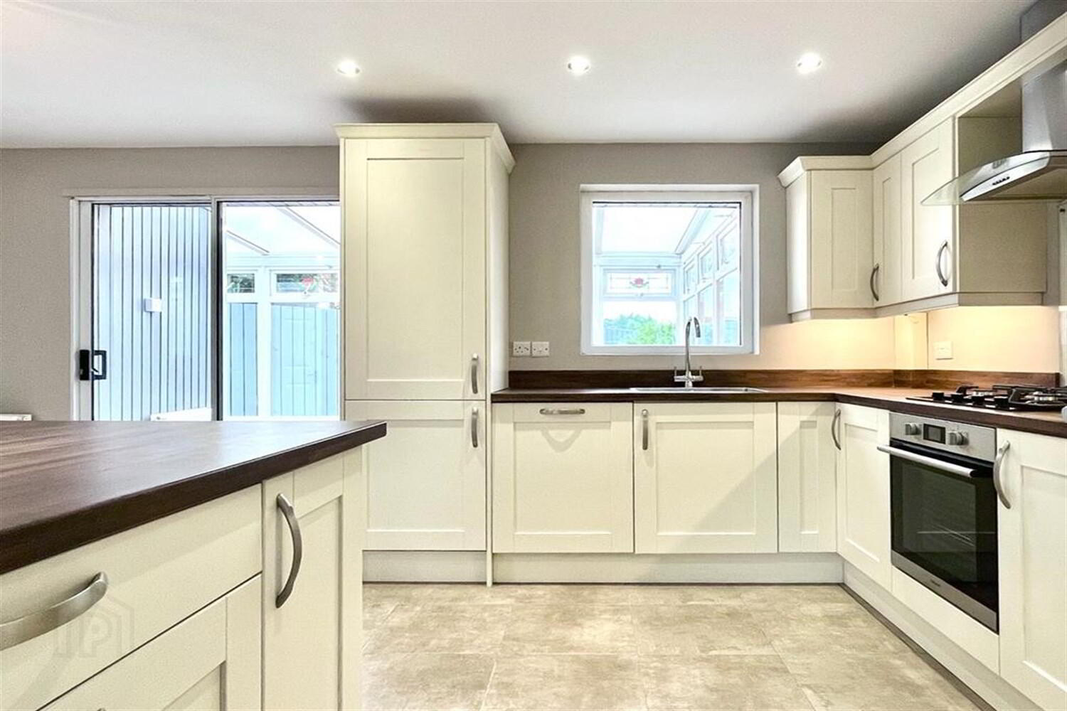 20 Willisfield Avenue 3 of 22