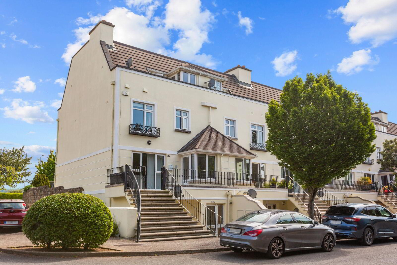 14a Willow Court 1 of 11