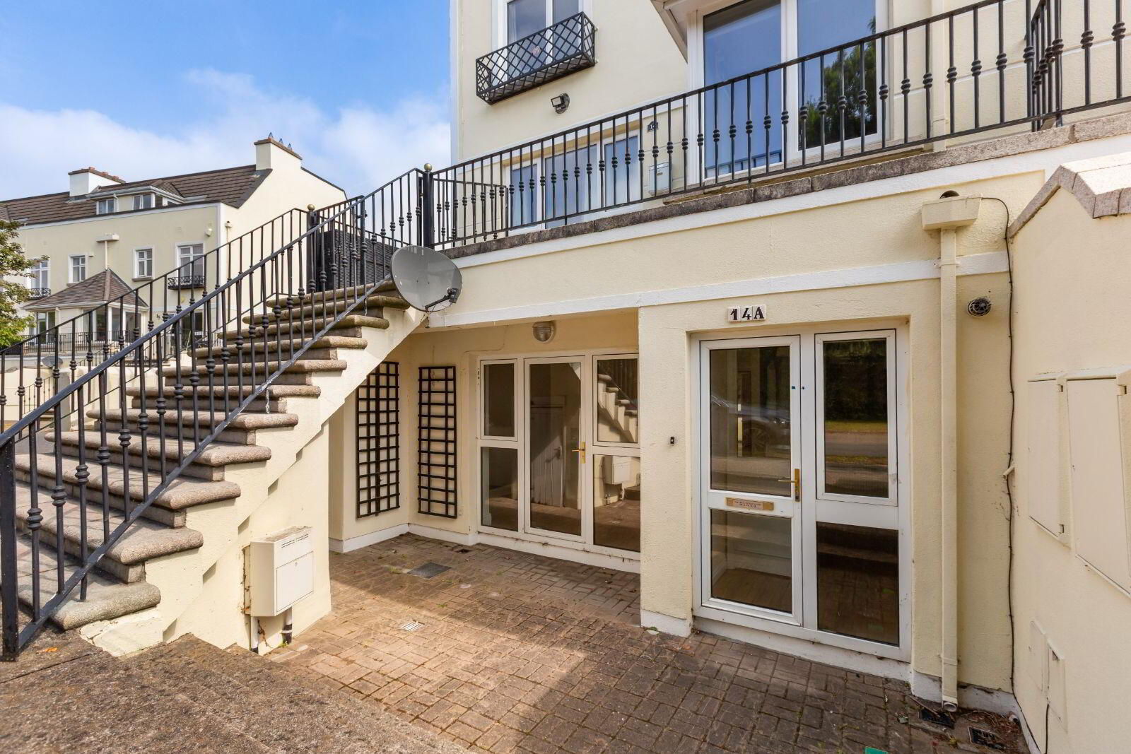 14a Willow Court 2 of 11