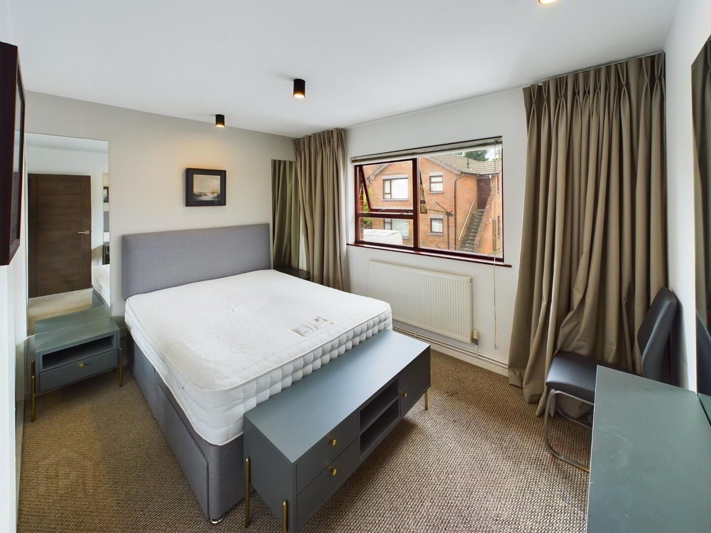 2 De Beere Court 2 of 11