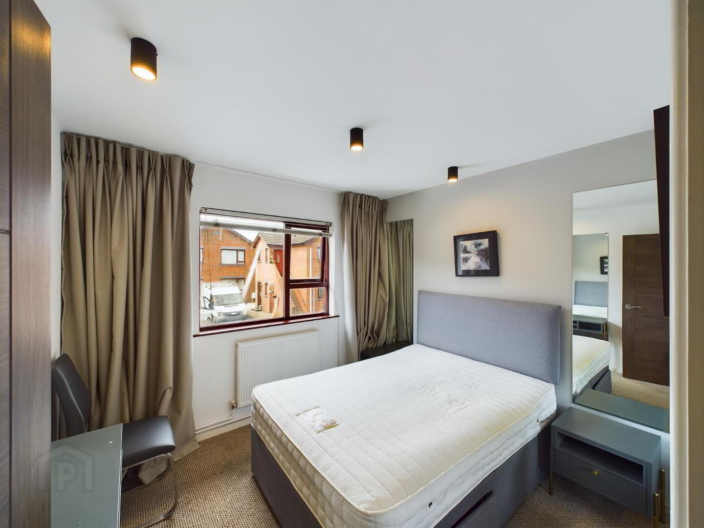 2 De Beere Court 3 of 11