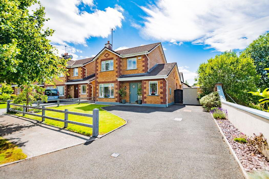 47 Oakfield 1 of 38