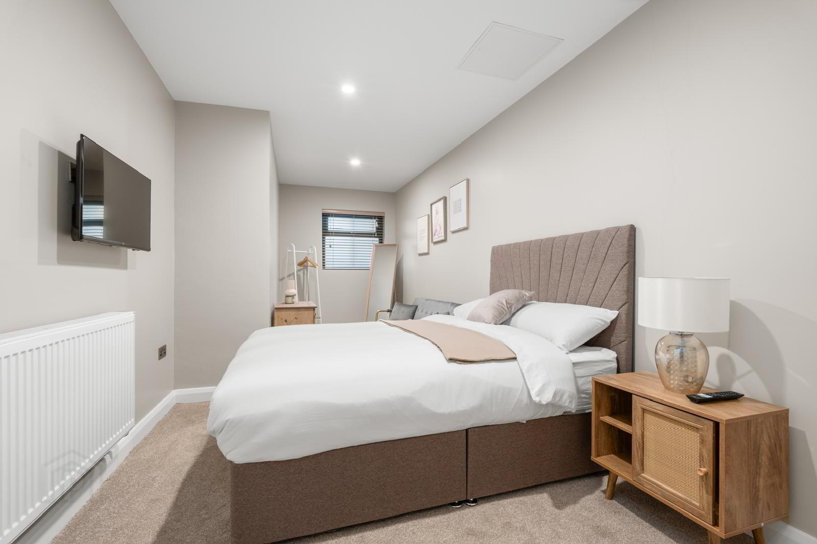 Apt 1, 225a Albertbridge Road 8 of 9