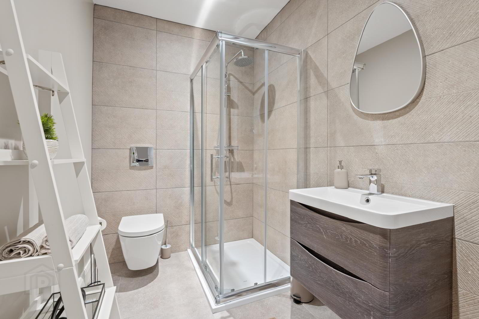 Apt 1, 225a Albertbridge Road 9 of 9