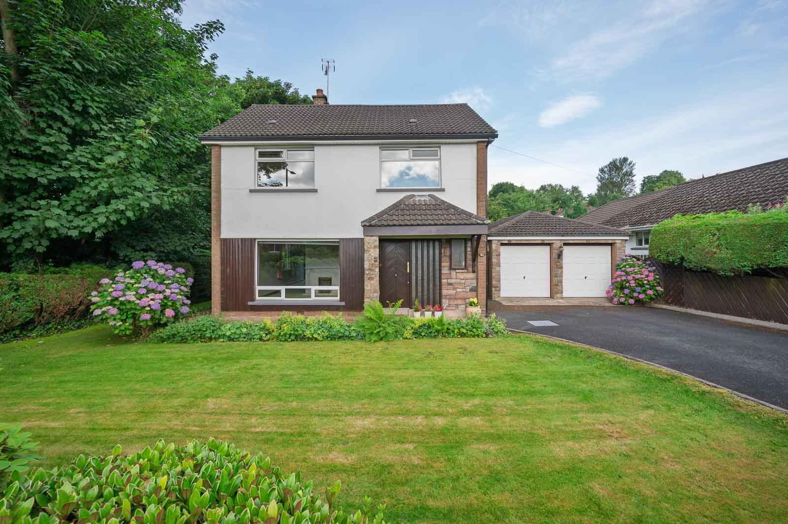82 Castlehill Road 1 of 26