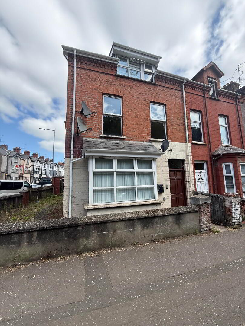 67b Waveney Road 1 of 9