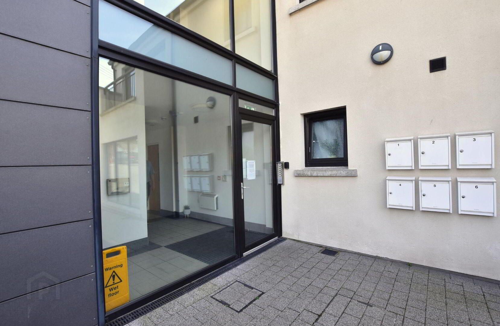 1 Queensway Mews 12 of 13