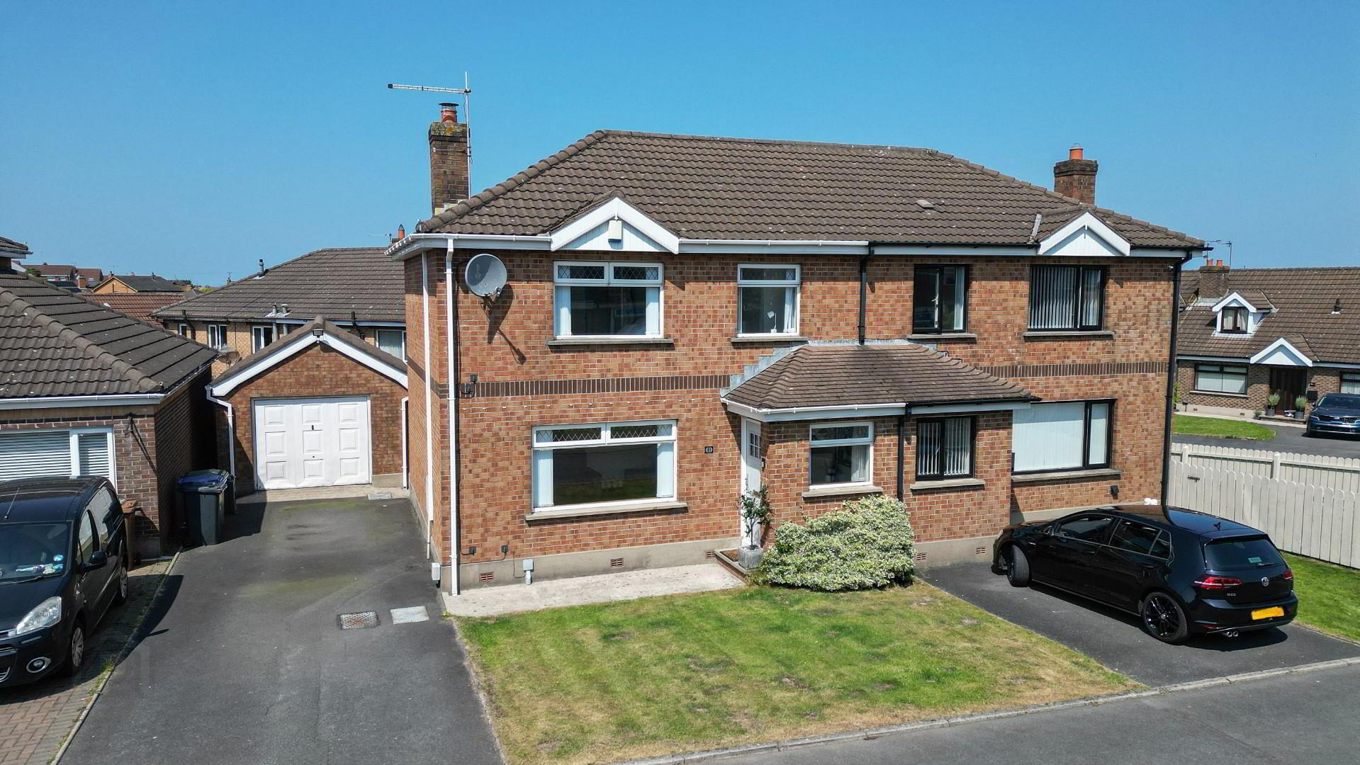 11 Stratford Gardens 1 of 32