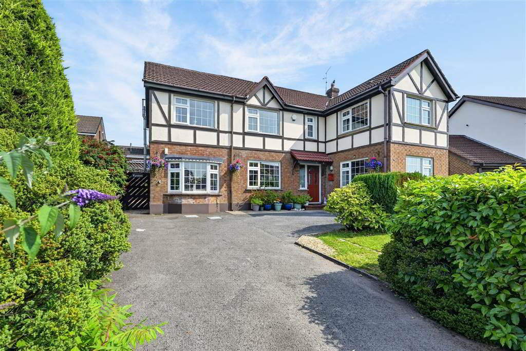 10 Baronscourt Gardens 1 of 37