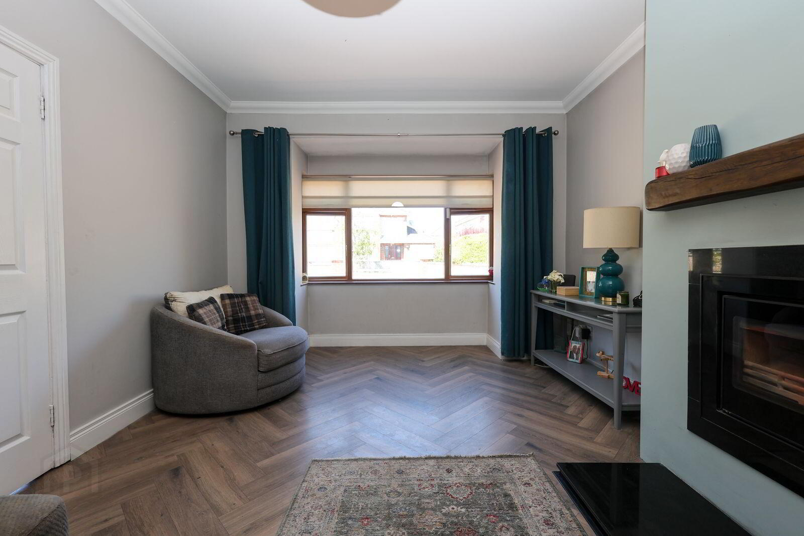 37 Heathfield Close 3 of 26