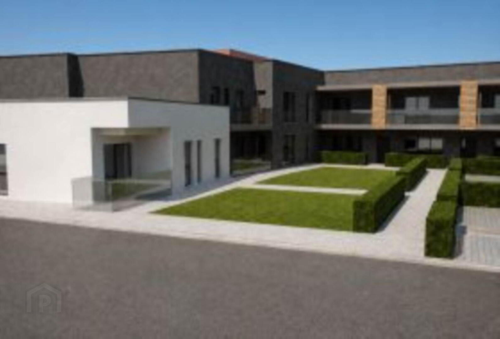 49 Town Centre Dev: Apartments &, 2 Comm`l Units 5 of 6