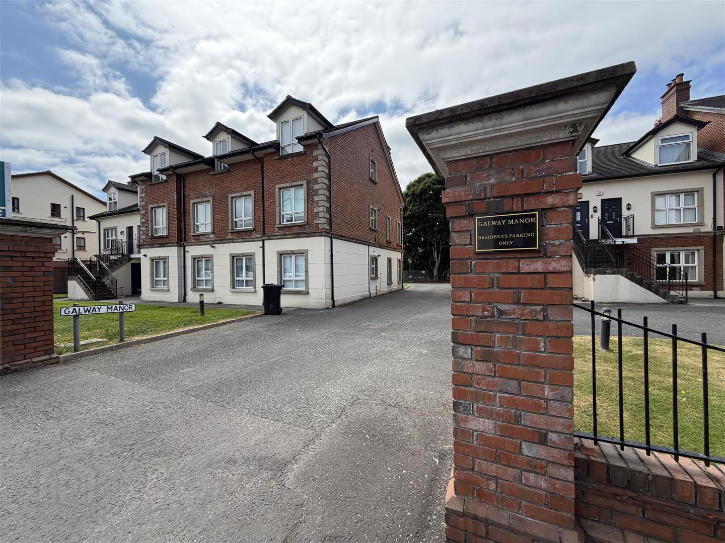 1 Galway Manor 1 of 15