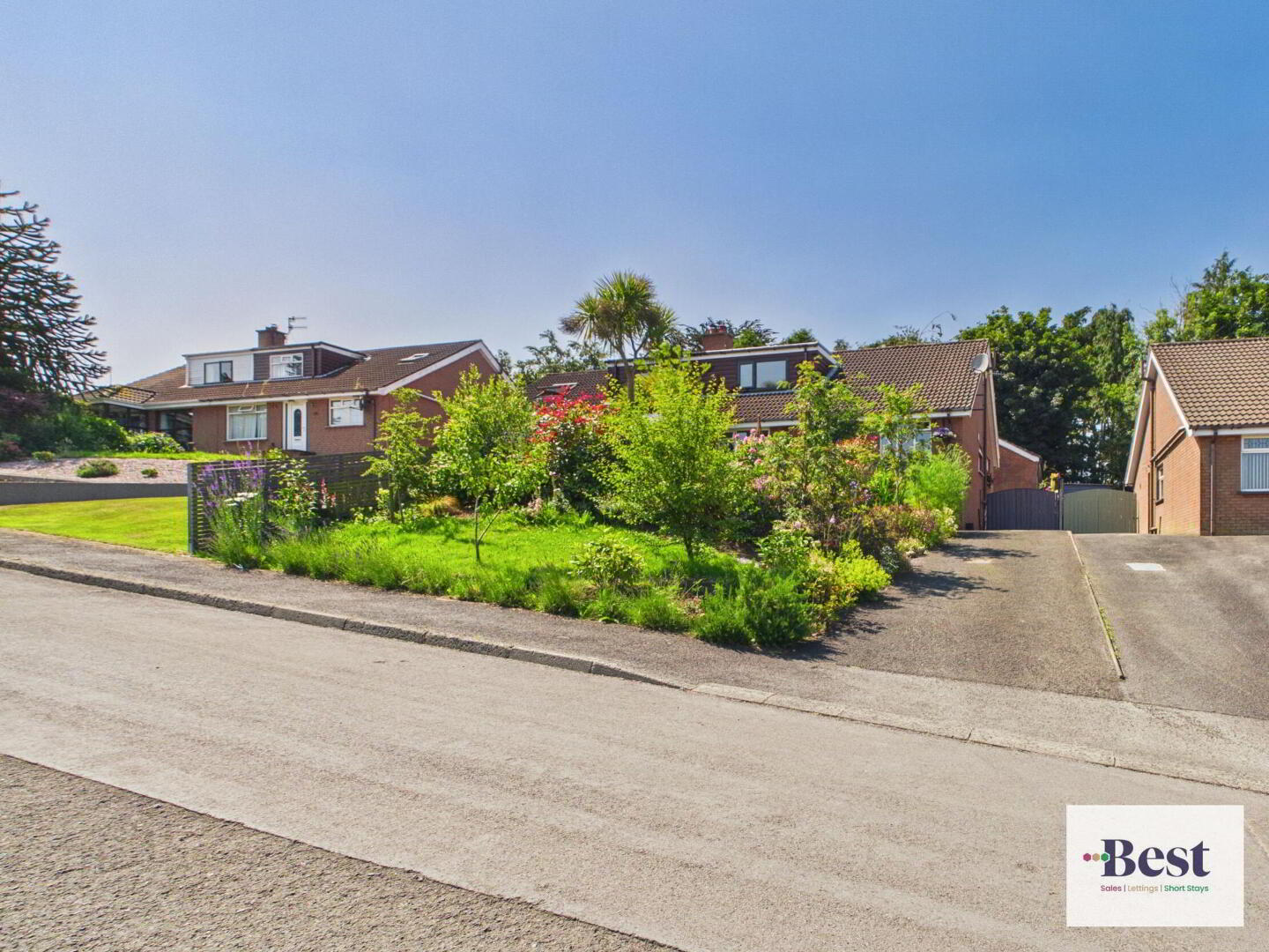 8 Inverbeg Court 2 of 21