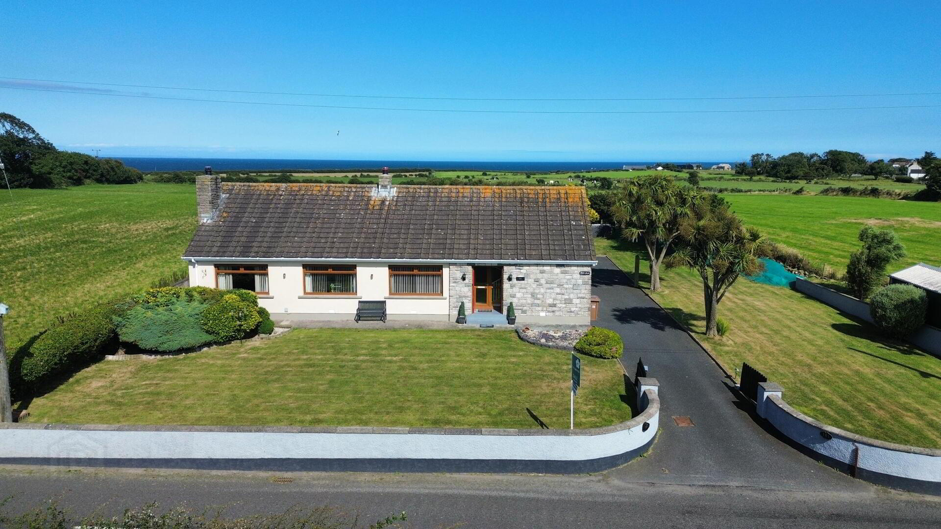 161 Main Road 1 of 34