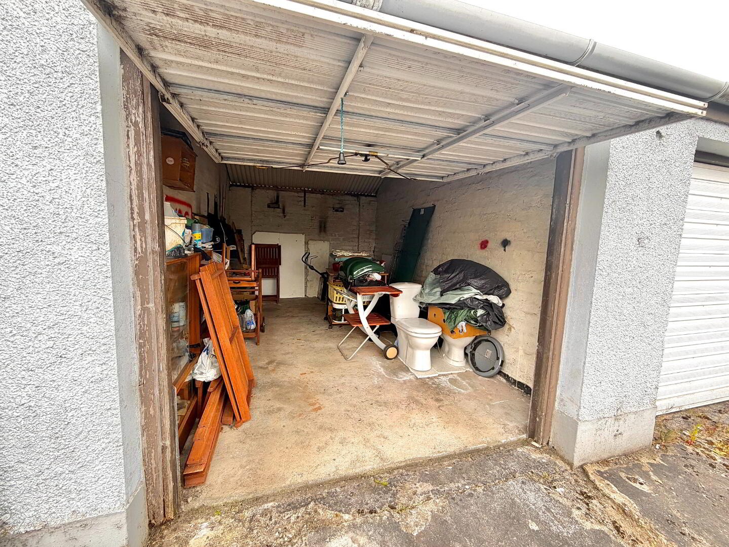 Garage 3, Westland Drive 2 of 2
