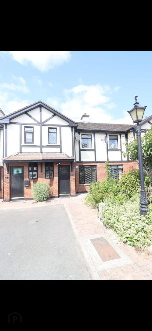 18 Heatherfield Court 1 of 10