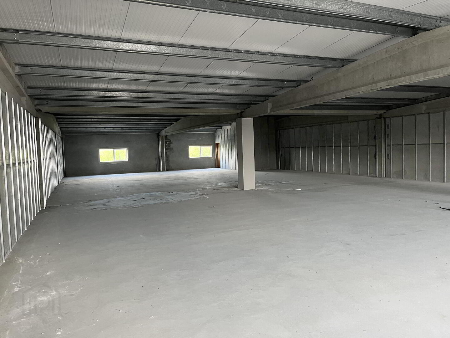 Unit 16, Lakeside Retail Park 4 of 5