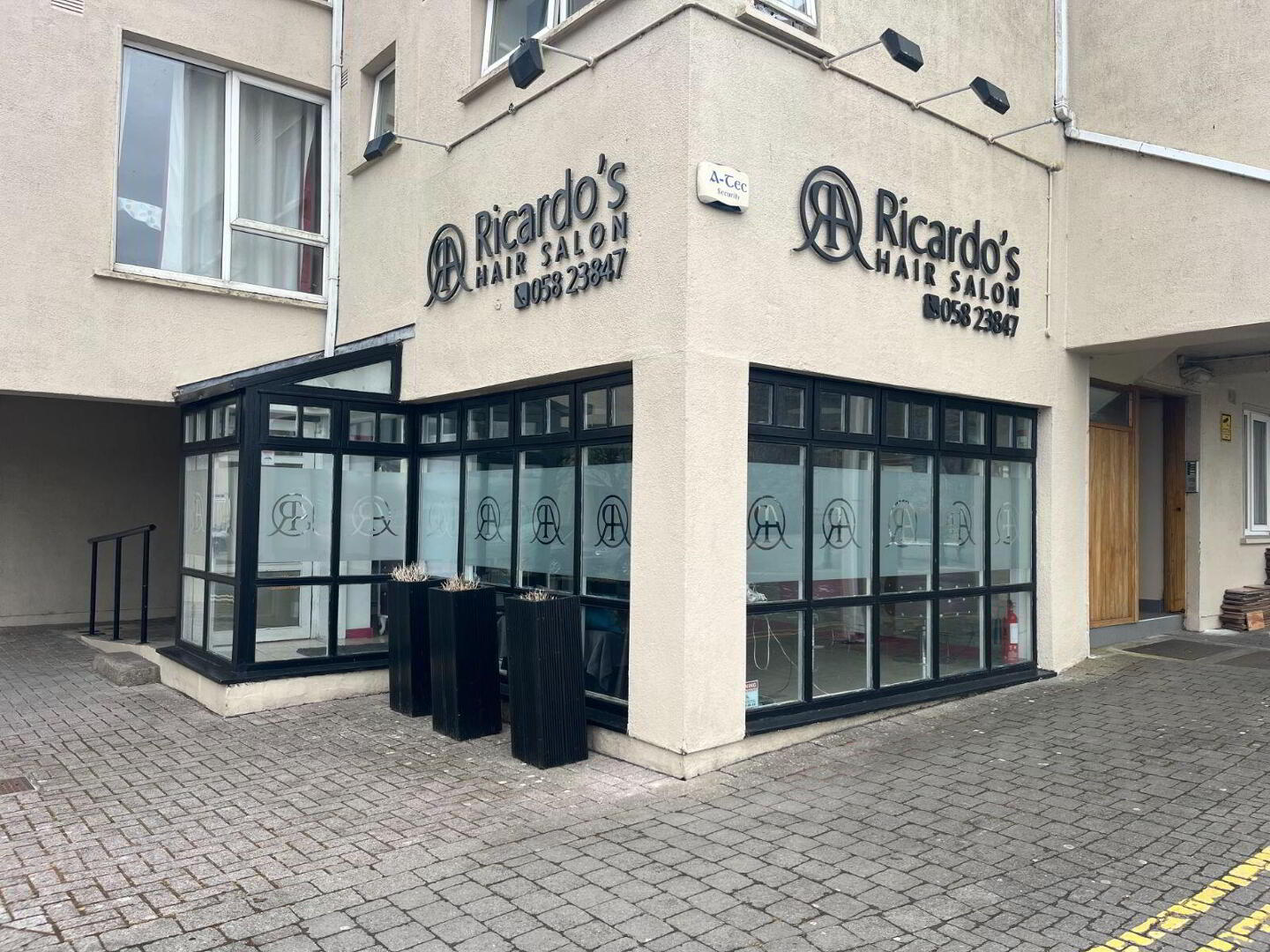 Ricardo's Hair Salon, 4 Garvan's Court 1 of 10