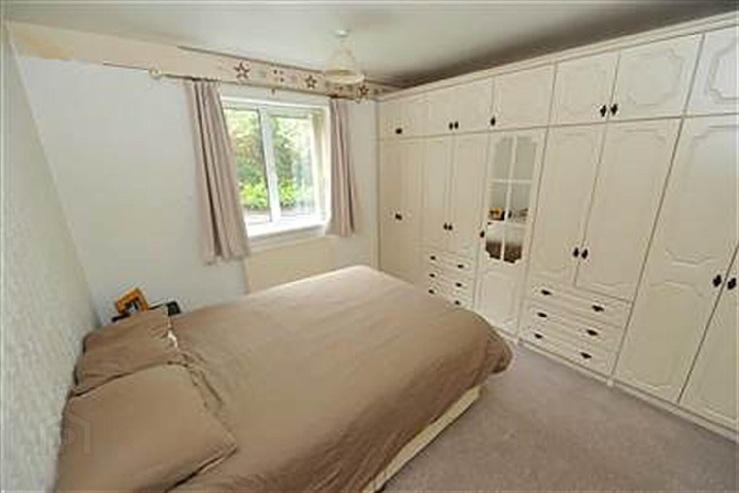 Apt 11, 206 Lisburn Road 6 of 7