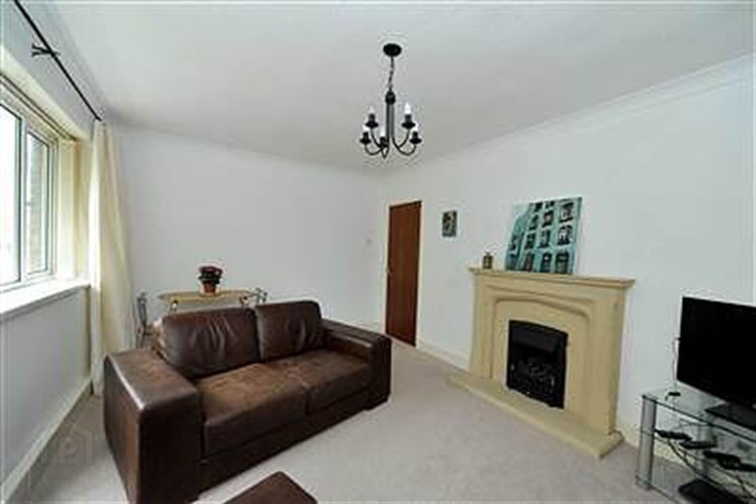 Apt 11, 206 Lisburn Road 3 of 7
