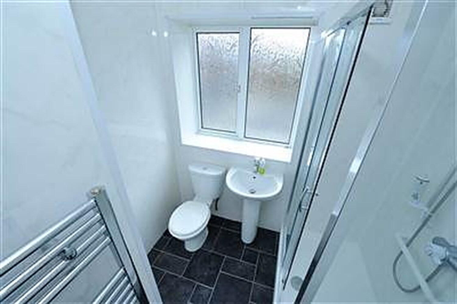 Apt 11, 206 Lisburn Road 7 of 7