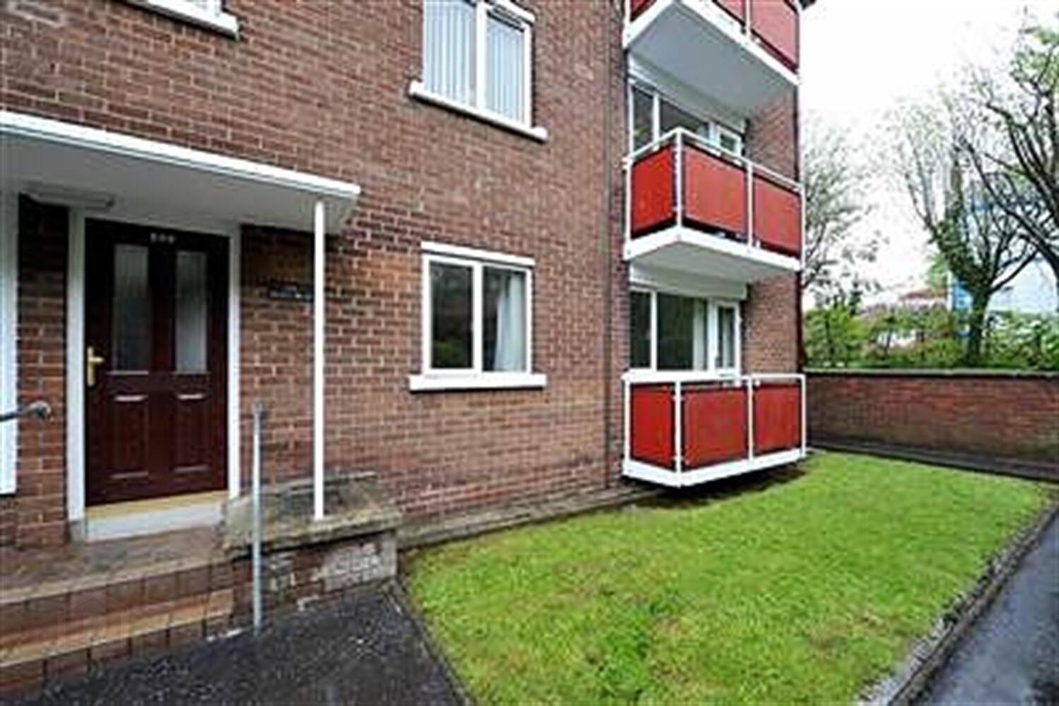 Apt 11, 206 Lisburn Road 2 of 7