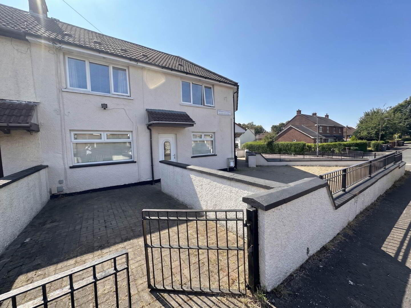 23a Tullymore Gardens 2 of 15