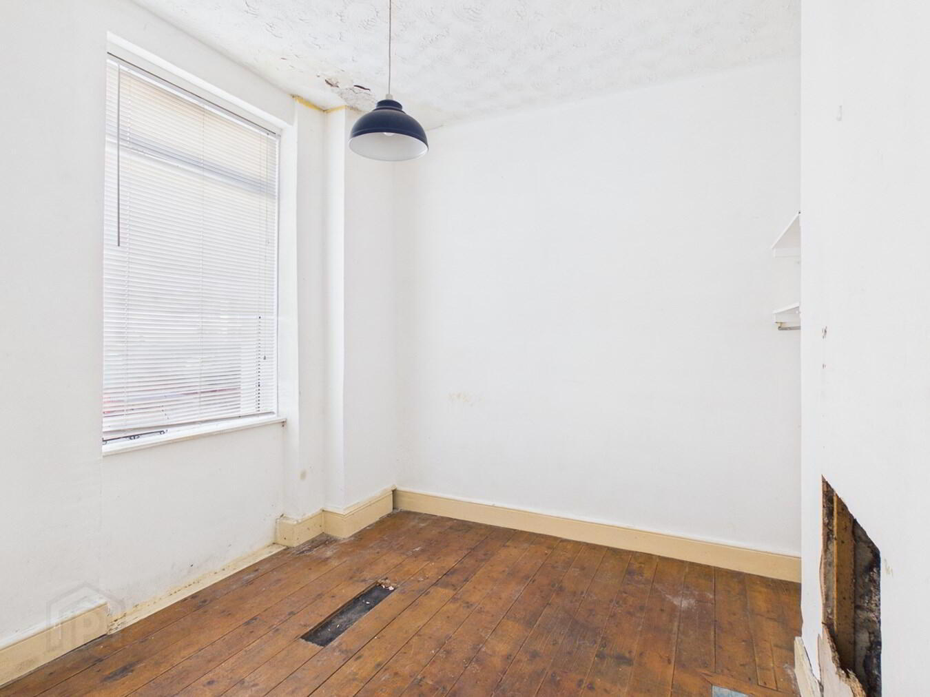 14B Queen Street 3 of 45