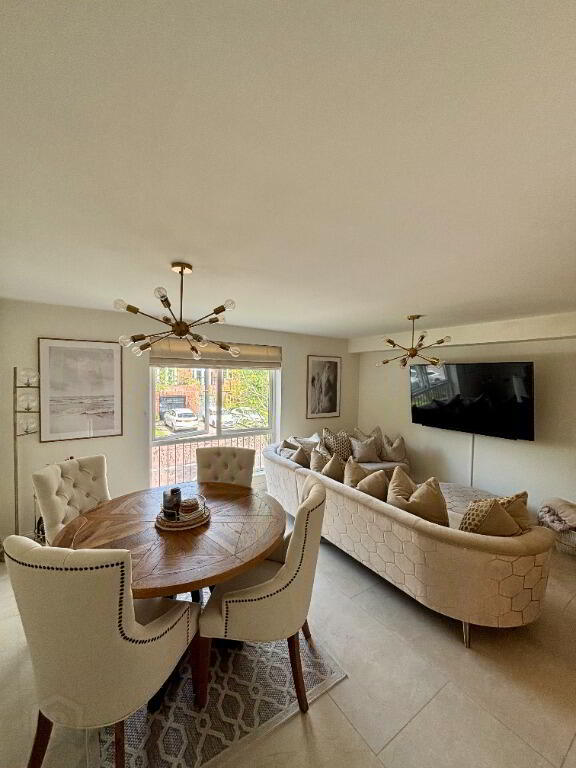 Apt 3, 32 St Annes Road 2 of 10