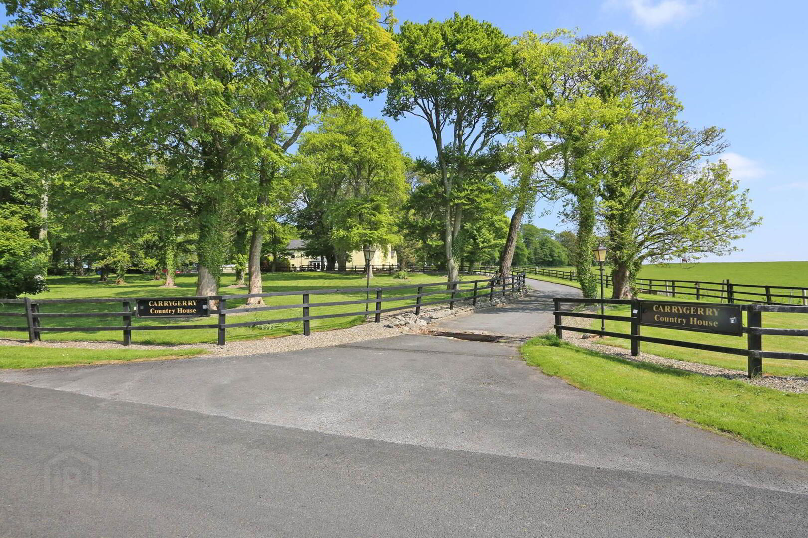 Carrygerry House, Newmarket On Fergus 2 of 99