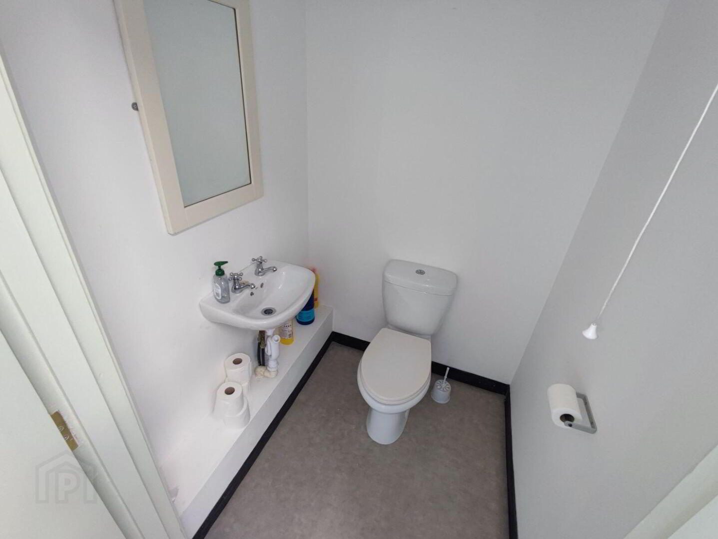 Unit 6b, Grand Central 7 of 7