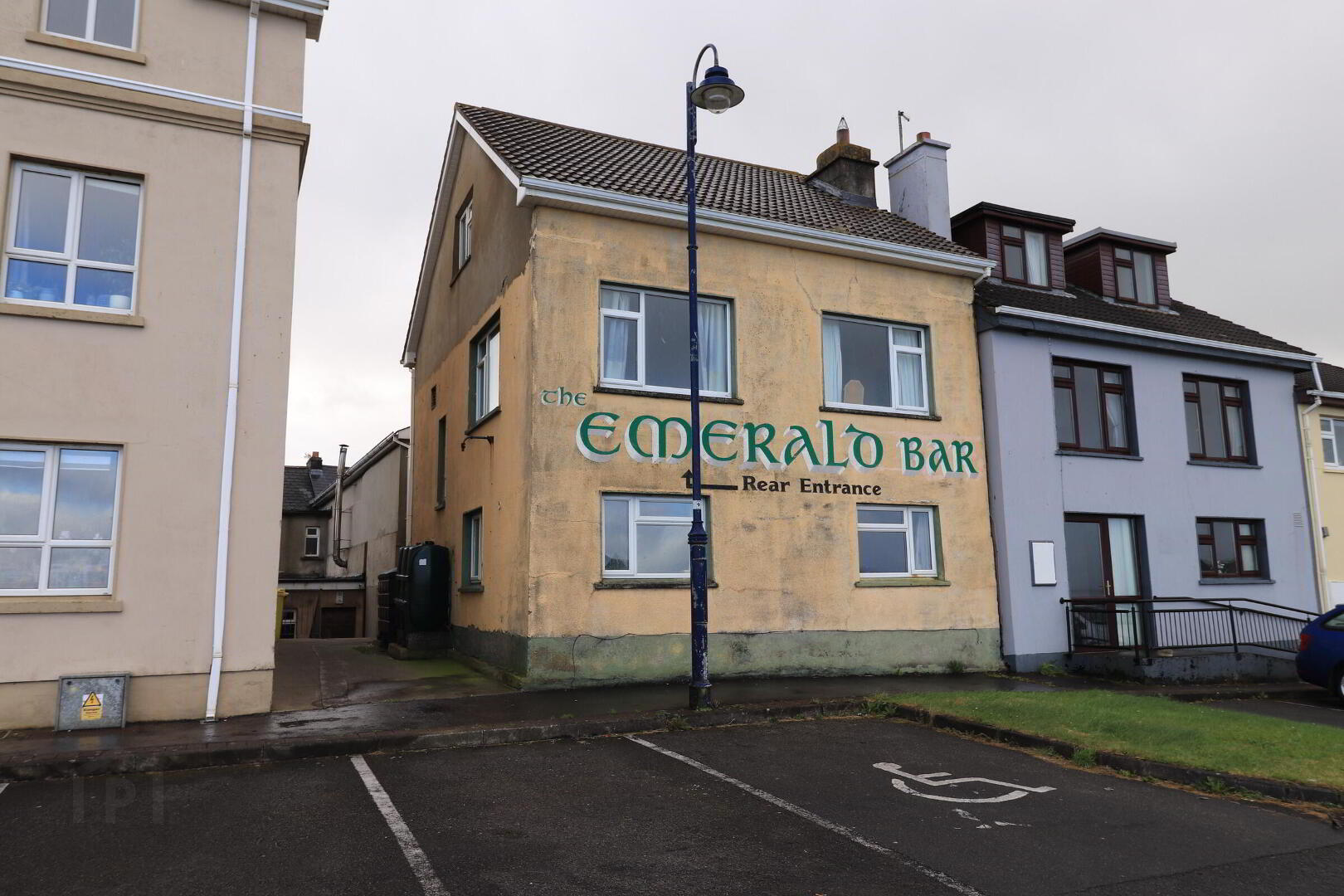 The Emerald Bar, Main Street 23 of 24