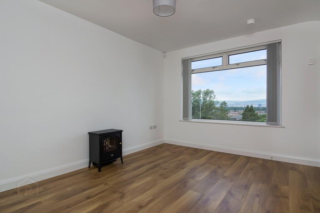 30 Beechgrove Drive 2 of 15