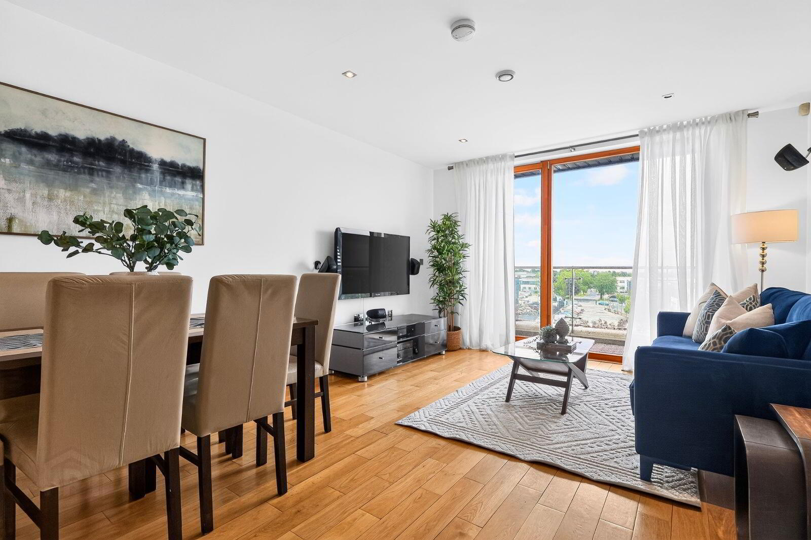 Apartment 11 Grande Central 2 of 12