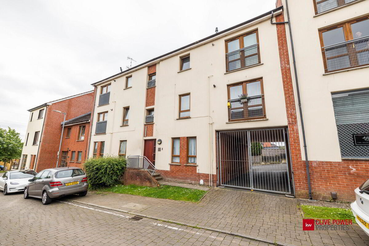 5b Heath Lodge Square 2 of 28