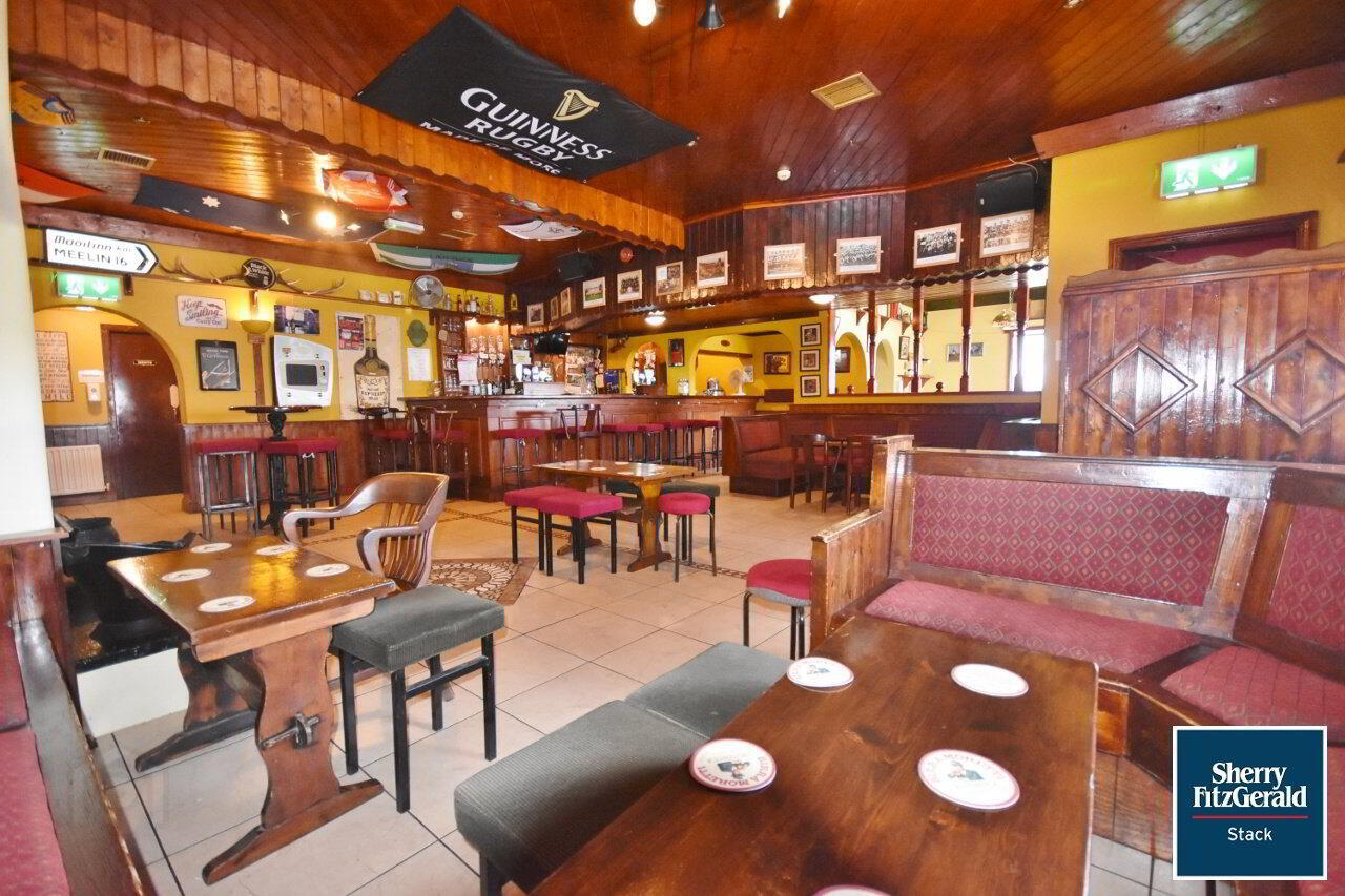 Tommy Micks Bar 2 of 16