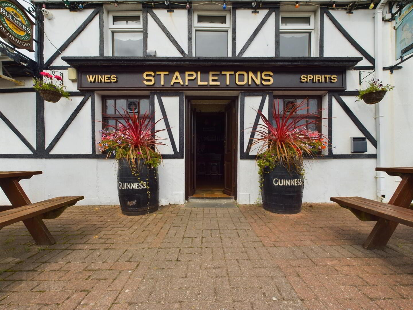Stapleton's Bar 3 of 37
