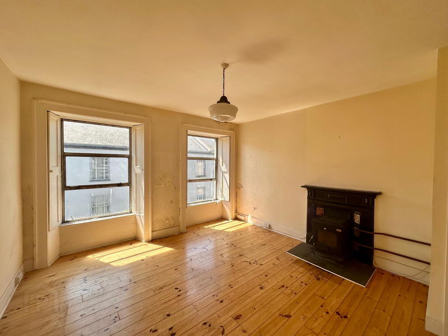 Commercial/Residential Building, 64 Main St 3 of 12