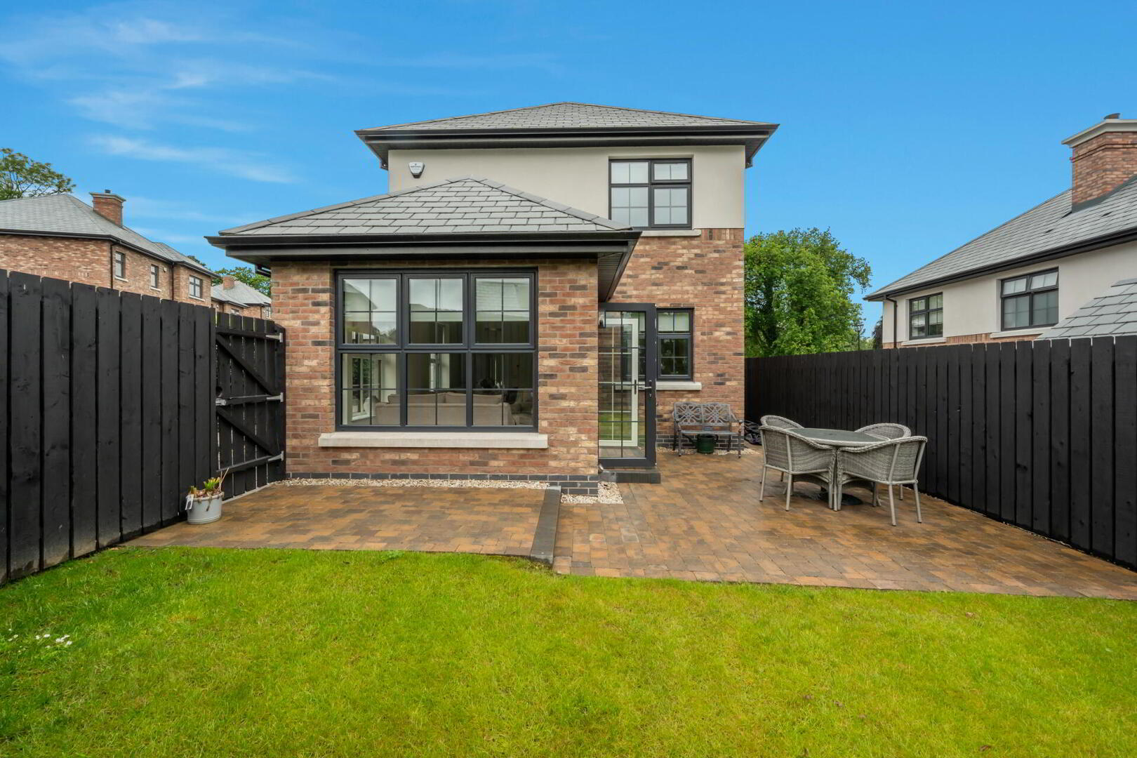 28 Cromlyn Wood 35 of 35