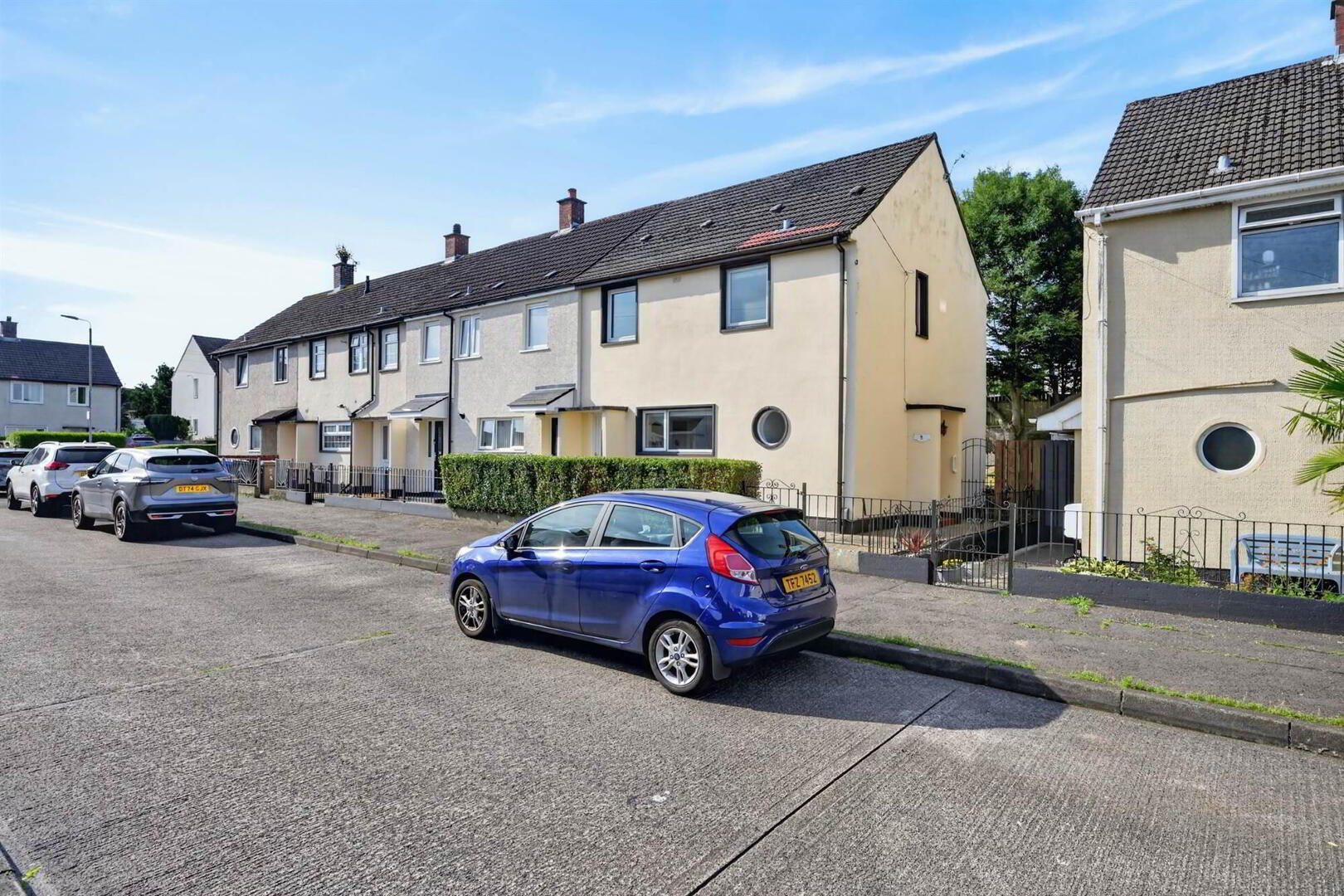 8 Hillmount Gardens 2 of 23