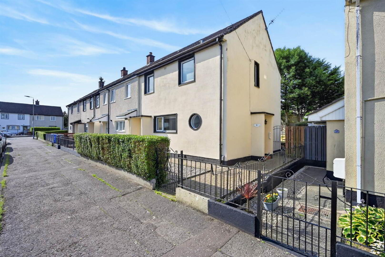 8 Hillmount Gardens 3 of 23