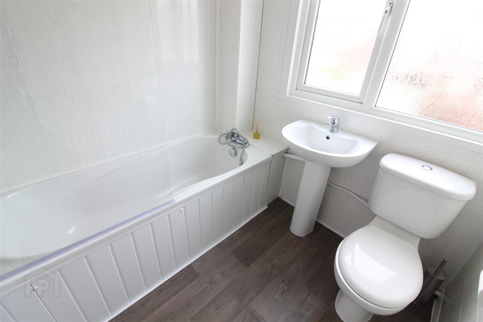 28 Downshire Road 11 of 12
