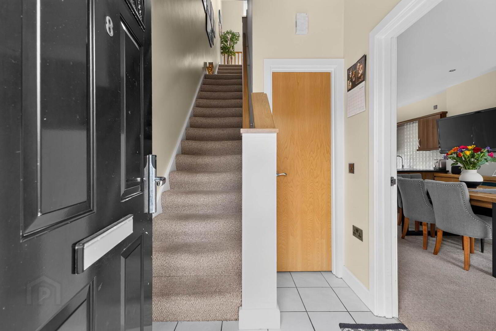 8 Holstein Crescent 3 of 20