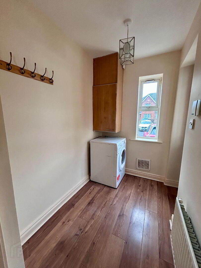 7 Summerseat Court 3 of 31