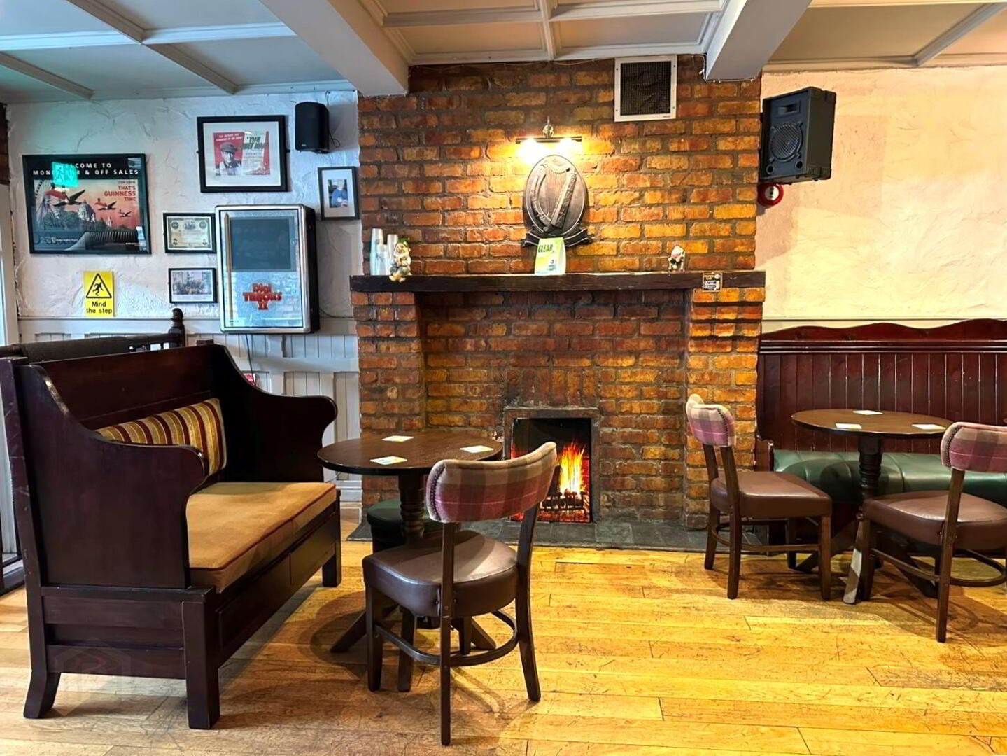 Mones Bar, 7 Market Street 3 of 11