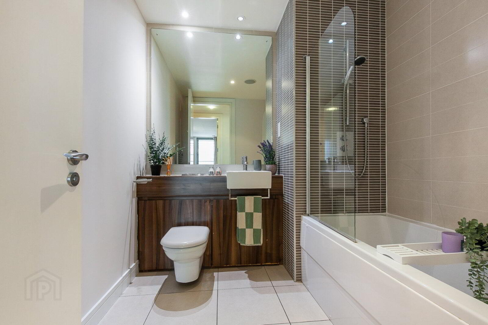 Apartment 3.23 The Arc 2D Queens Road 11 of 12