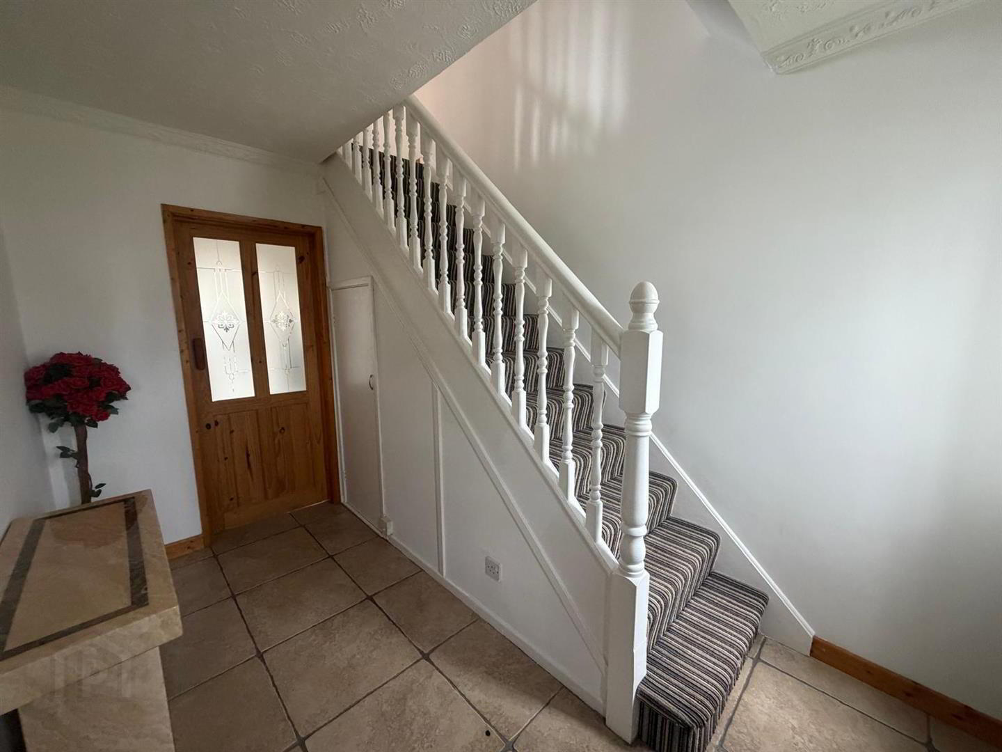 47 Lyndhurst Road 2 of 15