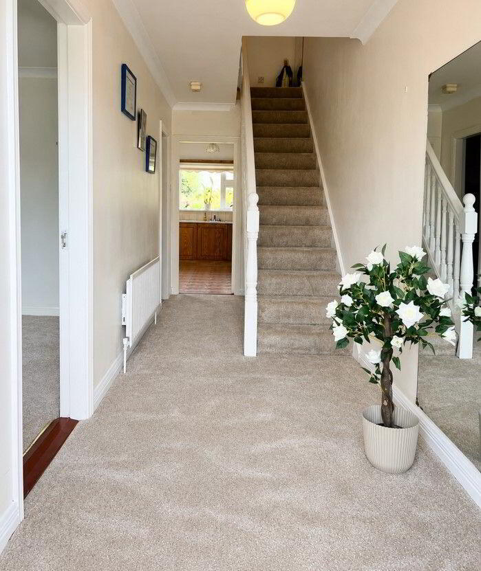 46 Meadow Vale 3 of 27