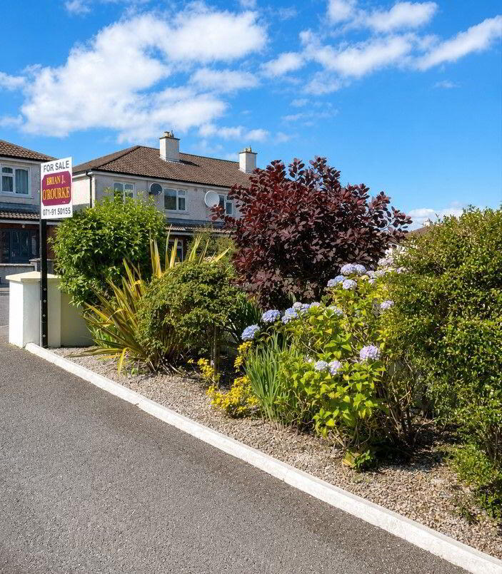 46 Meadow Vale 2 of 27