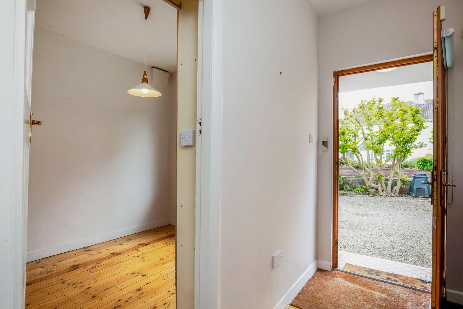 6 Merlyn Drive 3 of 43